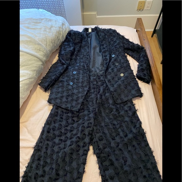 Suit - Picture 2 of 3